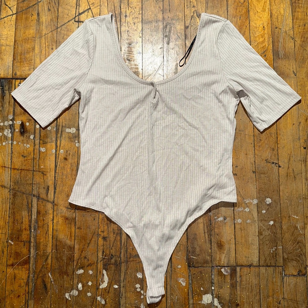 H&M Bodysuit Women's Large Cream Solid Quarter Sleeve Round Neck Ribbed Outdoor